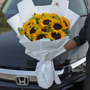 Sunshine Delight – Sunflowers in White Wrap